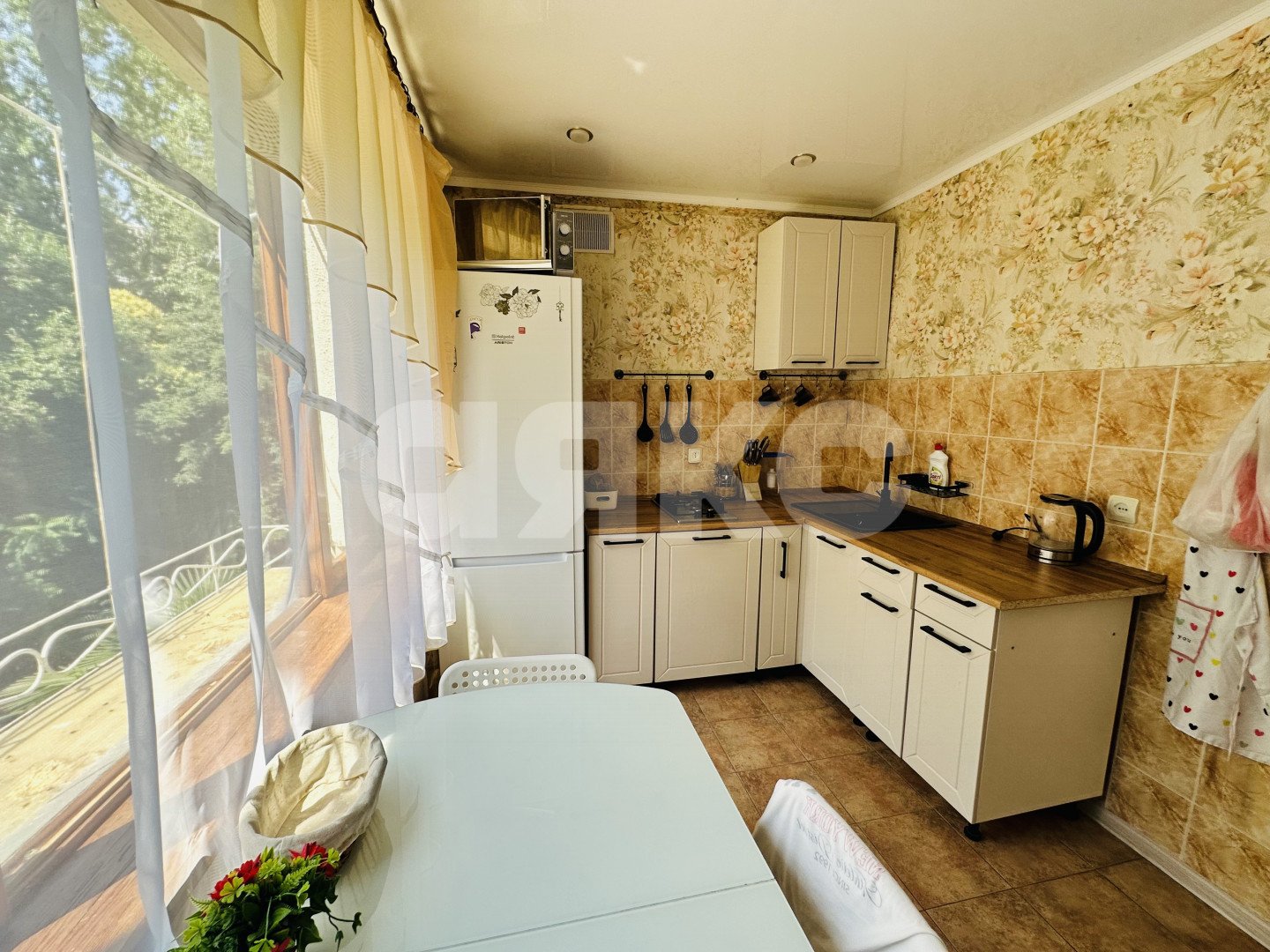 Фото №3: 2-комнатная квартира 54 м² - Сочи, Новый Сочи, ул. Цюрупы, 8