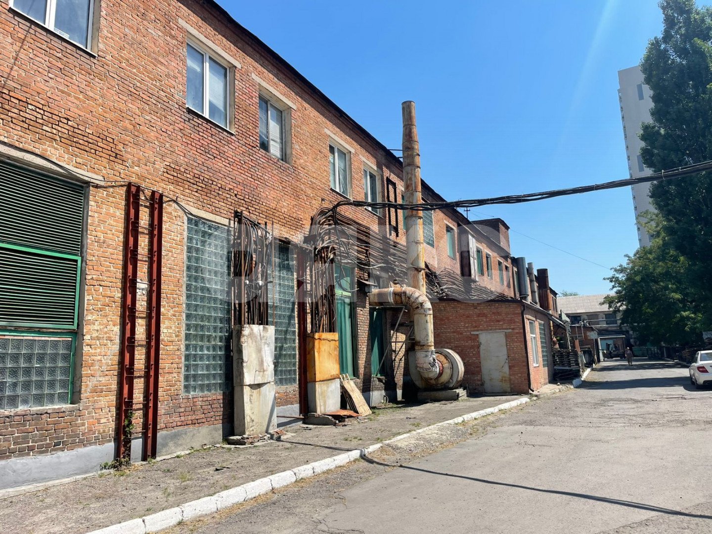 Фото №1: Коммерция 1200 м² - Ростов-на-Дону, Новое Поселение, ул. Павленко, 15