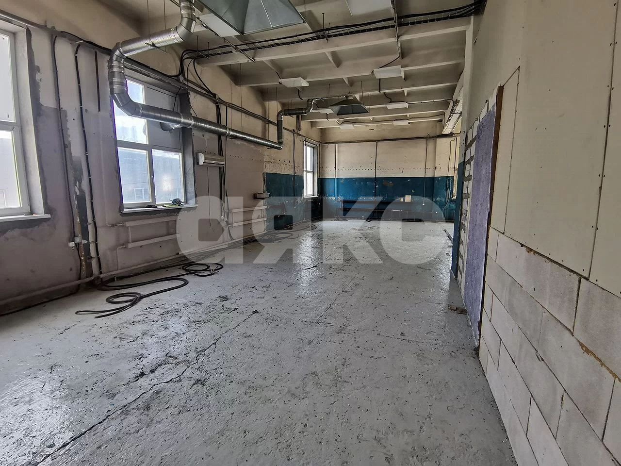 Фото №12: Коммерция 270 м² - Ростов-на-Дону, квартал Совхозный, пер. Радиаторный, 8Б