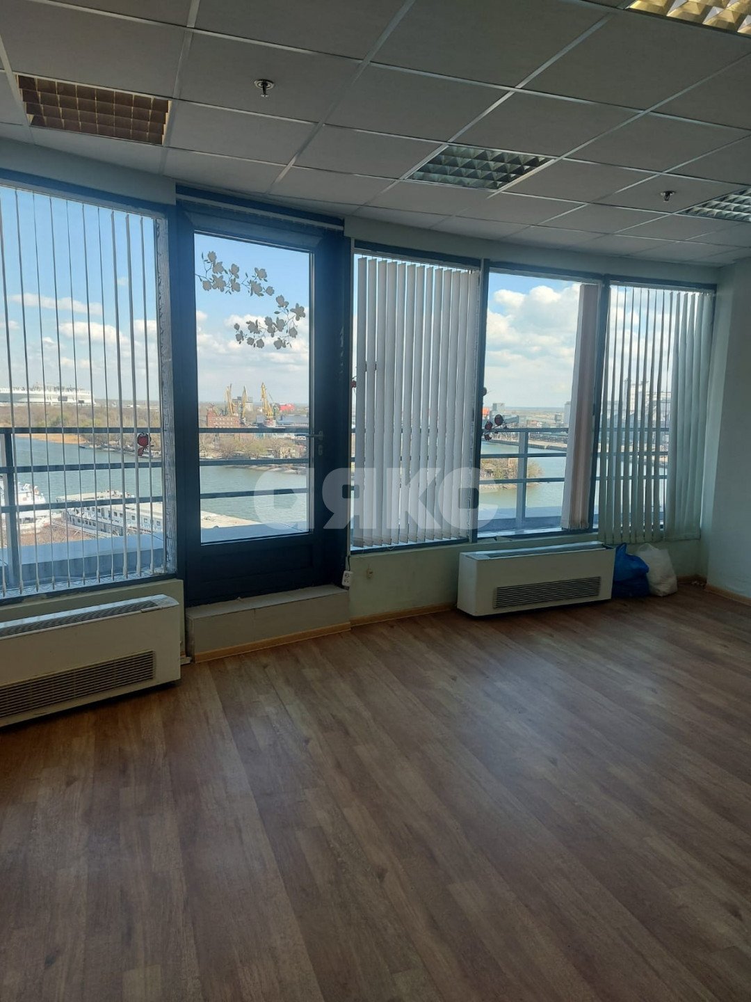 Фото №3: Коммерция 52 м² - Ростов-на-Дону, Ленинский, ул. Береговая, 10