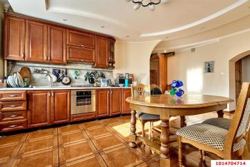 Фото №1: 2-комнатная квартира 110 м² - Краснодар, мкр. Центральный, пр-д Одесский, 4/1