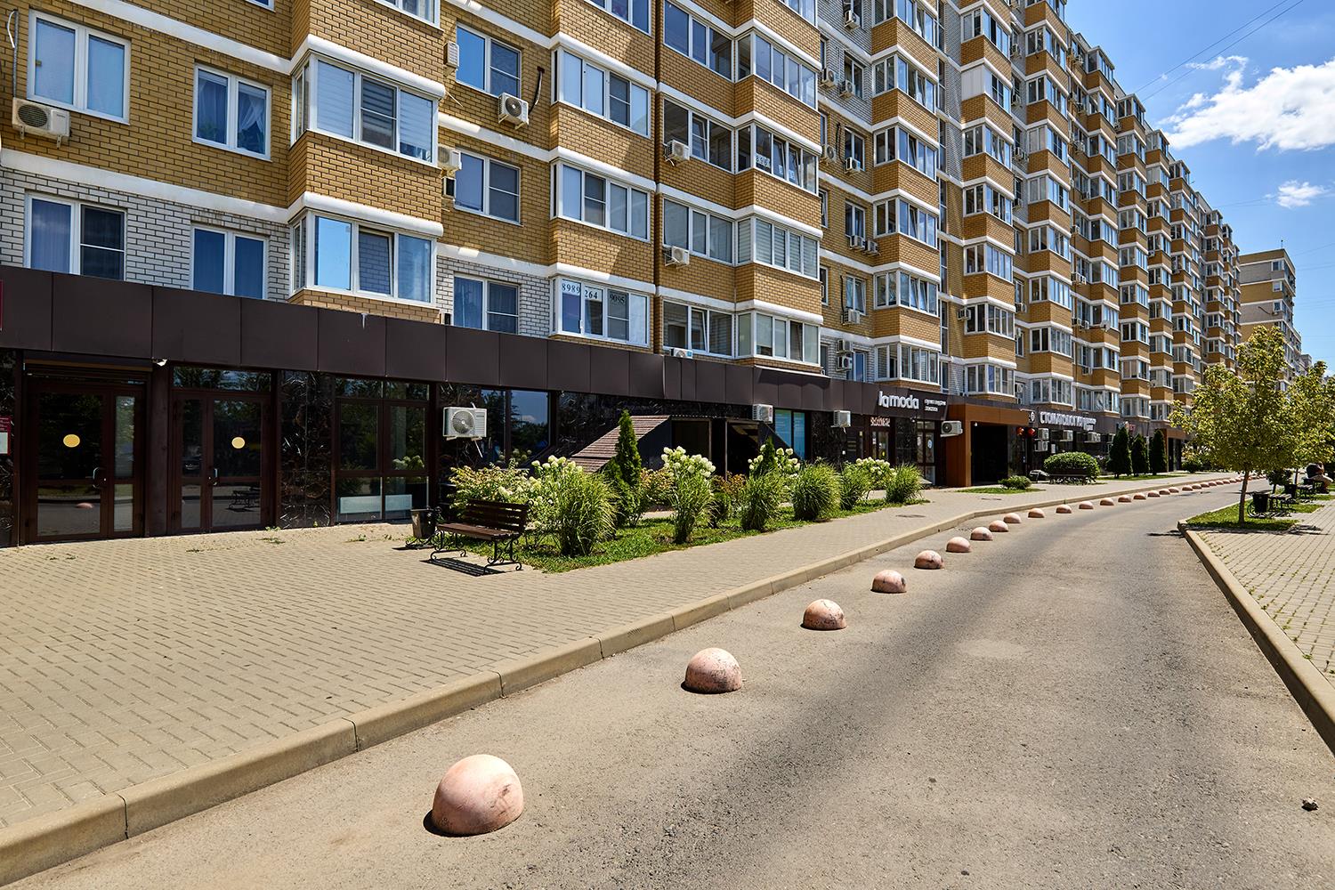 Фото №2: Коммерция 50 м² - Краснодар, Прикубанский внутригородской округ, Славянский, мкр. Светлоград, ул. Красных Партизан, 1/4к4