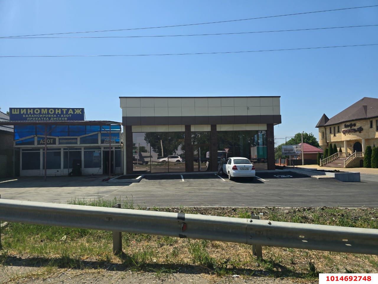 Фото №2: Торговое помещение 150 м² - Новотитаровская, ул. Широкая, 37