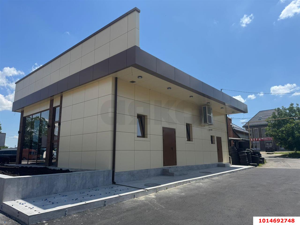 Фото №3: Торговое помещение 150 м² - Новотитаровская, ул. Широкая, 37