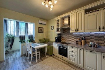 Фото №1: 3-комнатная квартира 83 м² - Краснодар, мкр. Завод Измерительных Приборов, ул. Зиповская, 44