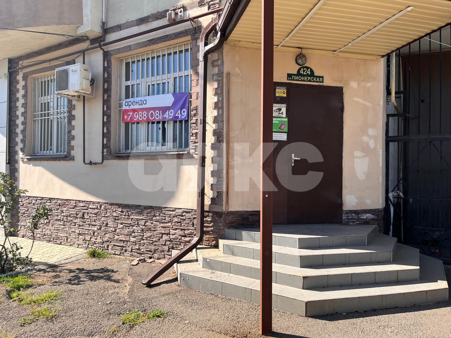 Фото №2: Коммерция 54 м² - Майкоп, Центр, ул. Пионерская