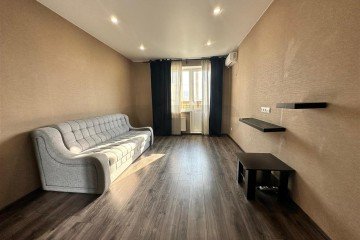 Фото №1: 1-комнатная квартира 44 м² - Краснодар, мкр. Участок №24, ул. Трудовой Славы, 43