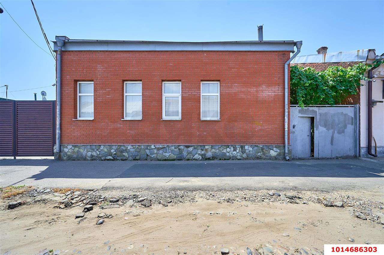 Фото №1: Дом 160 м² + 5 сот. - Краснодар, Центральный внутригородской округ, мкр. Центральный, ул. имени Максима Горького, 132