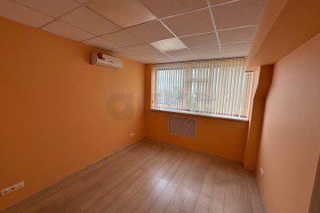 Фото №2: Офисное помещение 136 м² - Краснодар, мкр. Кожзавод, ул. Кропоткина, 50