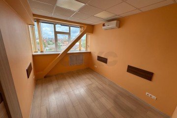 Фото №2: Офисное помещение 38 м² - Краснодар, мкр. Кожзавод, ул. Кропоткина, 50