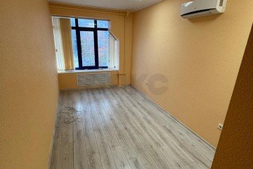 Фото №3: Офисное помещение 38 м² - Краснодар, мкр. Кожзавод, ул. Кропоткина, 50