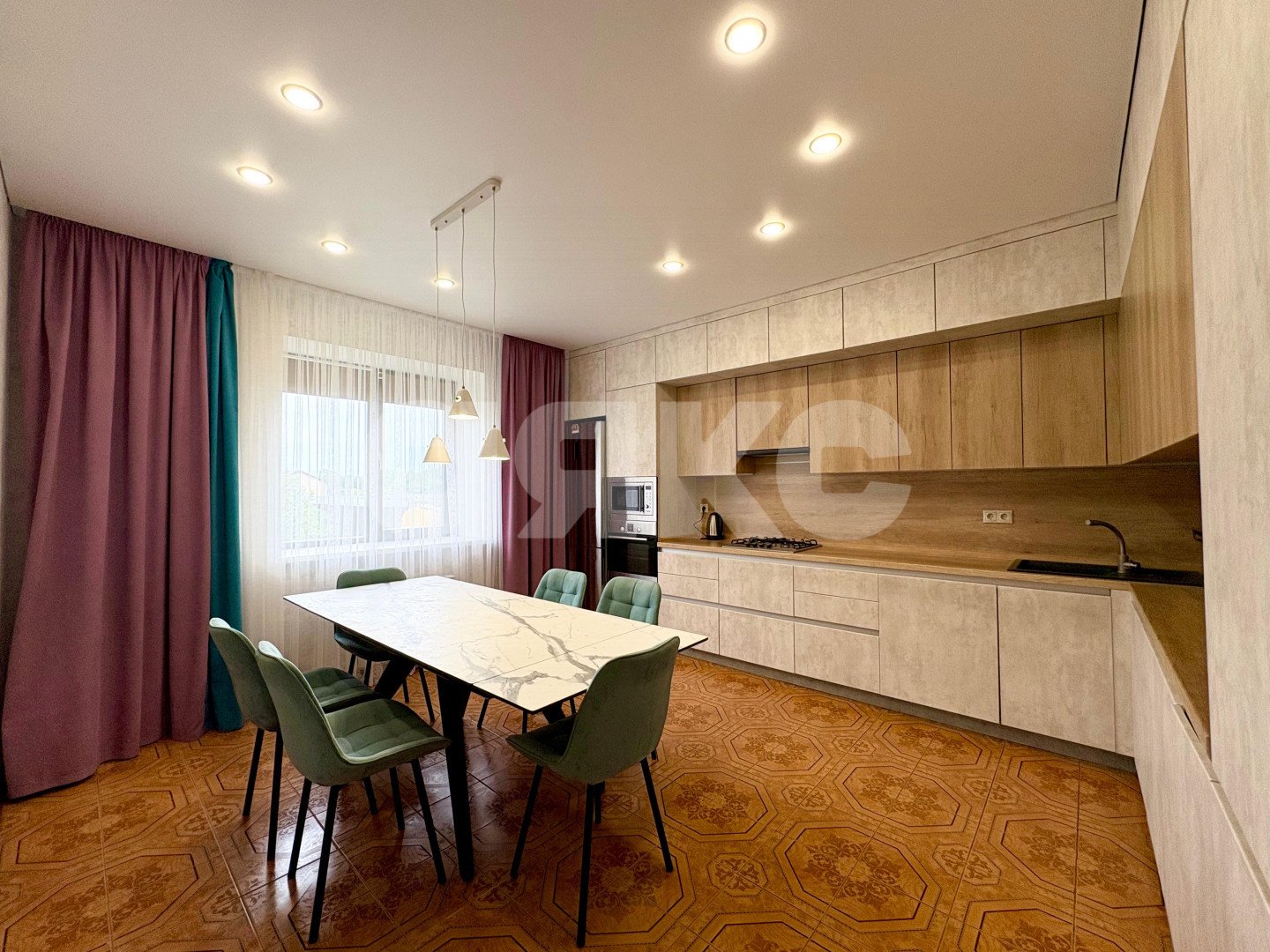 Фото №2: Коттедж 235 м² + 14 сот. - Саконы, ул. Кооперативная, 20
