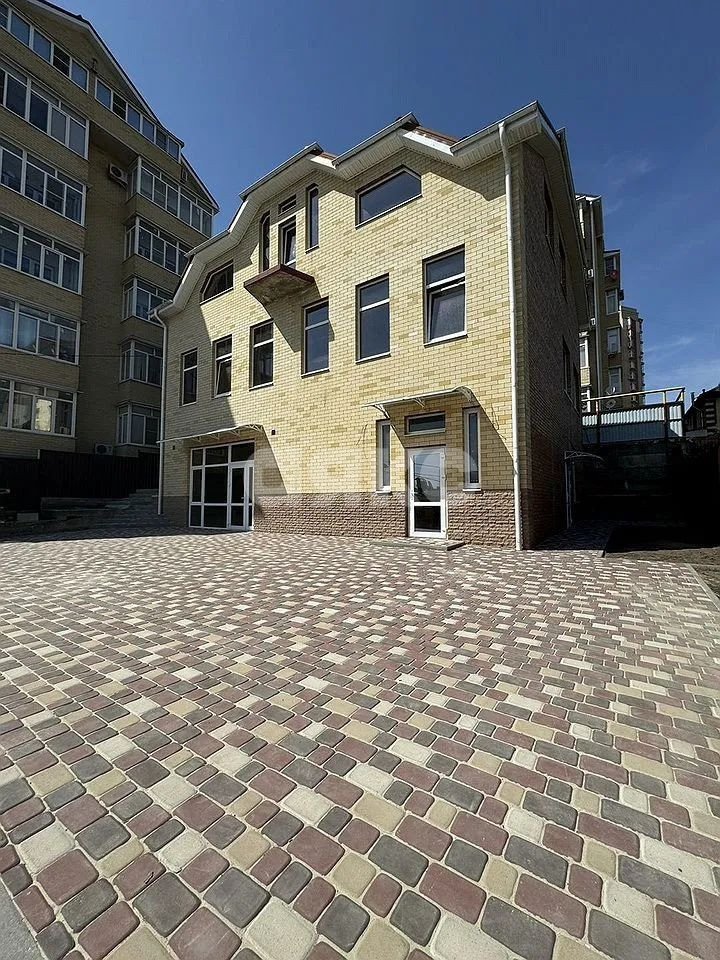 Фото №1: Коммерция 400 м² - Ростов-на-Дону, 16-й, ул. Былинная, 22