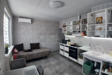 Фото №1: 1-комнатная квартира 42 м² - Краснодар, мкр. жилой комплекс Парусная Регата, ул. Автолюбителей, 1Д