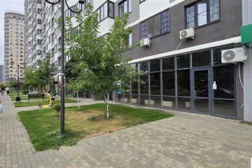 Фото №1: Торговое помещение 98 м² - Краснодар, мкр. жилой комплекс Дружный, б-р Адмиралтейский, 3к3