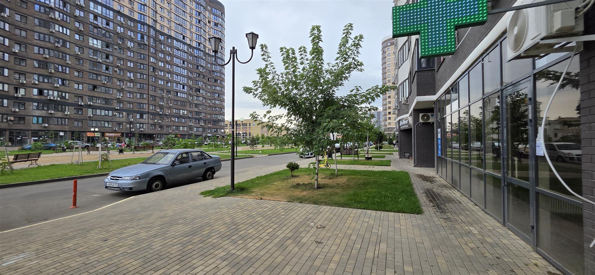 Фото №4: Коммерция 98 м² - Краснодар, жилой комплекс Дружный-2, Прикубанский внутригородской округ, Россинского, мкр. жилой комплекс Дружный, б-р Адмиралтейский, 3к3