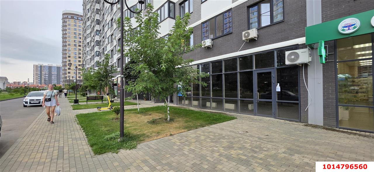 Фото №1: Торговое помещение 98 м² - Краснодар, жилой комплекс Дружный-2, б-р Адмиралтейский, 3к3