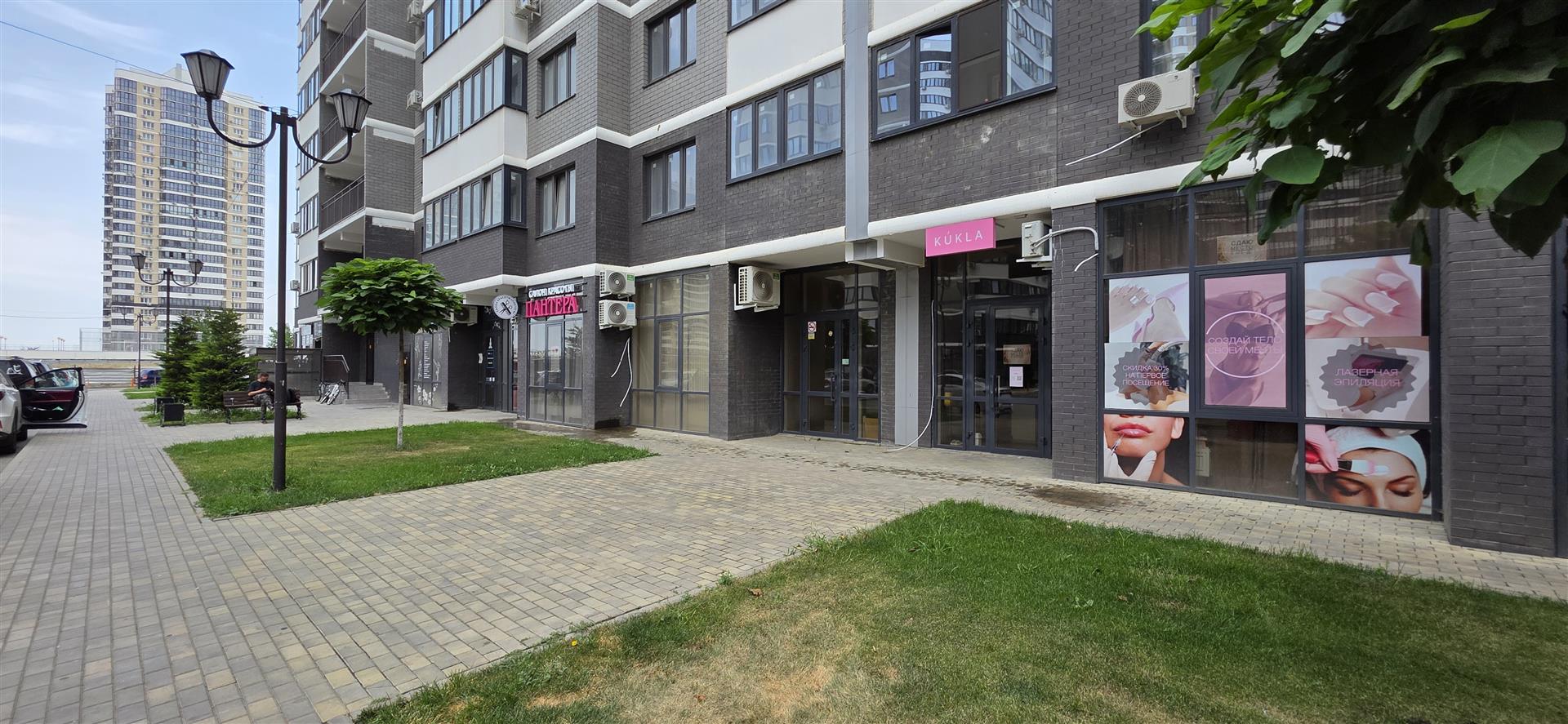 Фото №7: Коммерция 98 м² - Краснодар, жилой комплекс Дружный-2, Прикубанский внутригородской округ, Россинского, мкр. жилой комплекс Дружный, б-р Адмиралтейский, 3к3