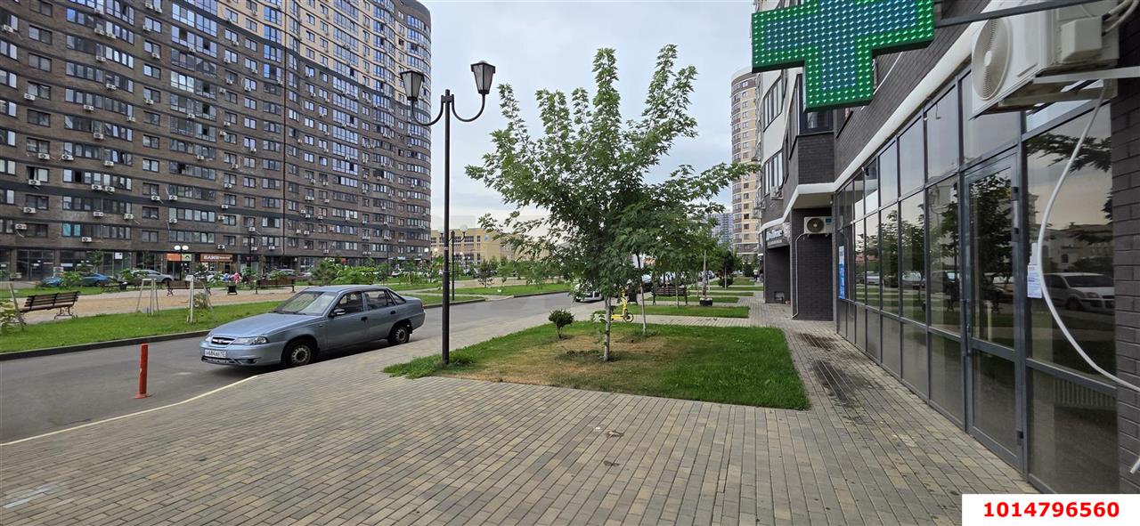 Фото №4: Торговое помещение 98 м² - Краснодар, жилой комплекс Дружный-2, б-р Адмиралтейский, 3к3