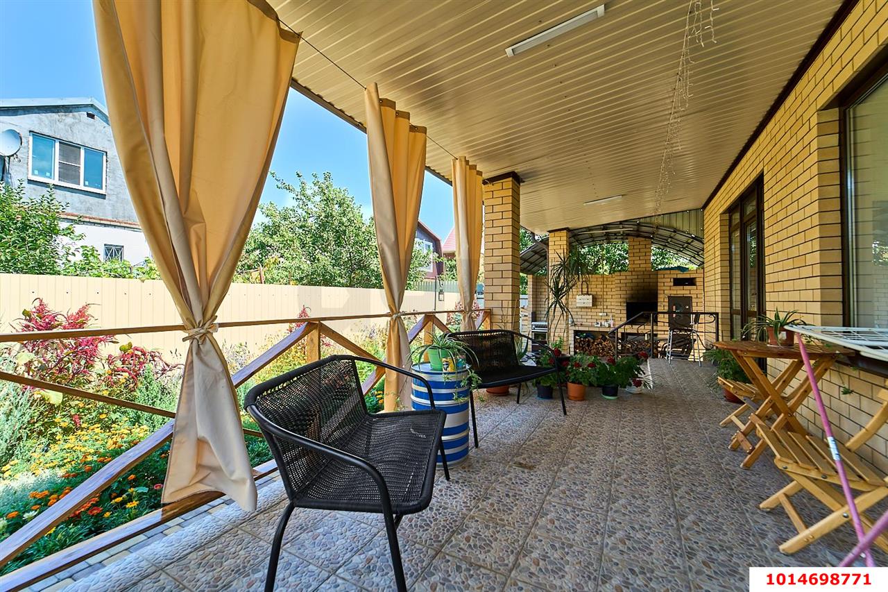 Фото №1: Дом 141 м² + 4 сот. - Янтарь, мкр. Прикубанский внутригородской округ, ул. Айвовая, 319