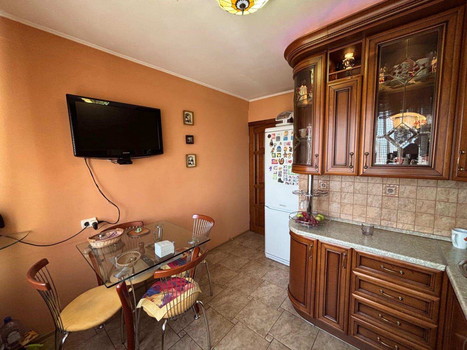 Фото №8: 2-комнатная квартира 46 м² - Краснодар, Черёмушки, Карасунский внутригородской округ, мкр. Центральный внутригородской округ, ул. Селезнёва, 120