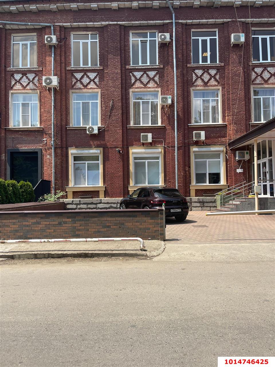 Фото №1: Коммерция 110 м² - Краснодар, Центральный внутригородской округ, мкр. Завод Измерительных Приборов, ул. Зиповская, 5/2