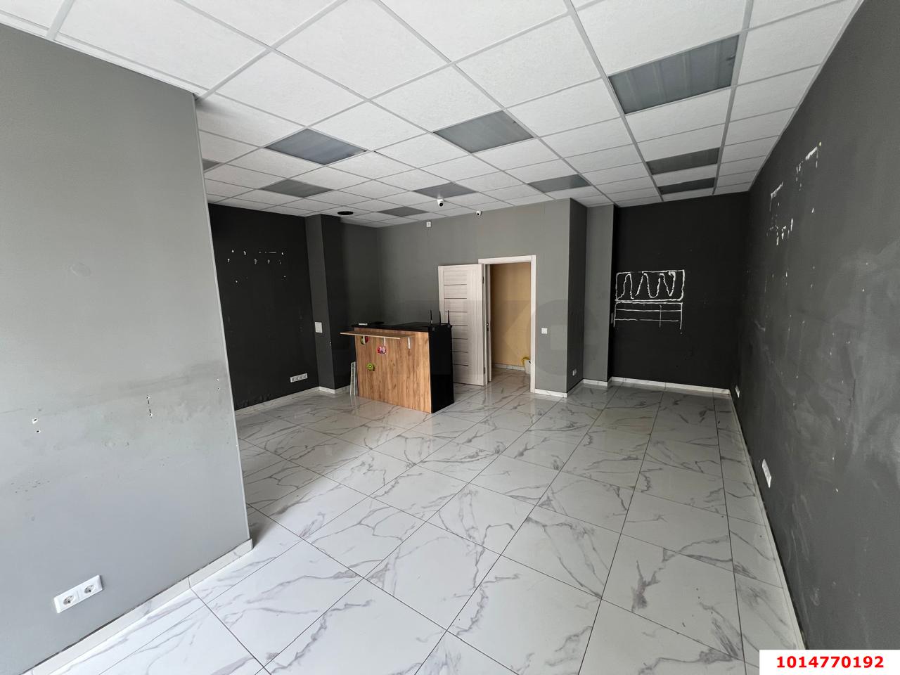 Фото №2: Торговое помещение 40 м² - Краснодар, жилой комплекс Времена Года 3, ул. Цезаря Куникова, 24к2