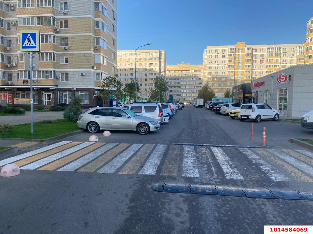 Фото №3: Торговое помещение 84 м² - Краснодар, Светлоград, ул. Красных Партизан, 1/4к11