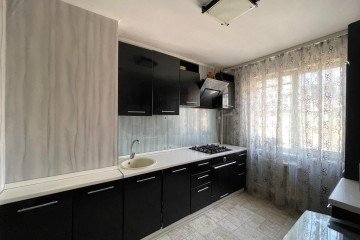 Фото №1: 2-комнатная квартира 58 м² - Краснодар, мкр. Краевая Клиническая Больница, ул. Черкасская, 43