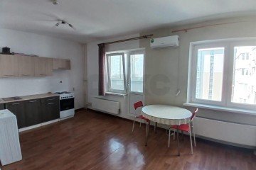 Фото №1: 2-комнатная квартира 58 м² - Краснодар, мкр. Завод Измерительных Приборов, ул. Зиповская, 42