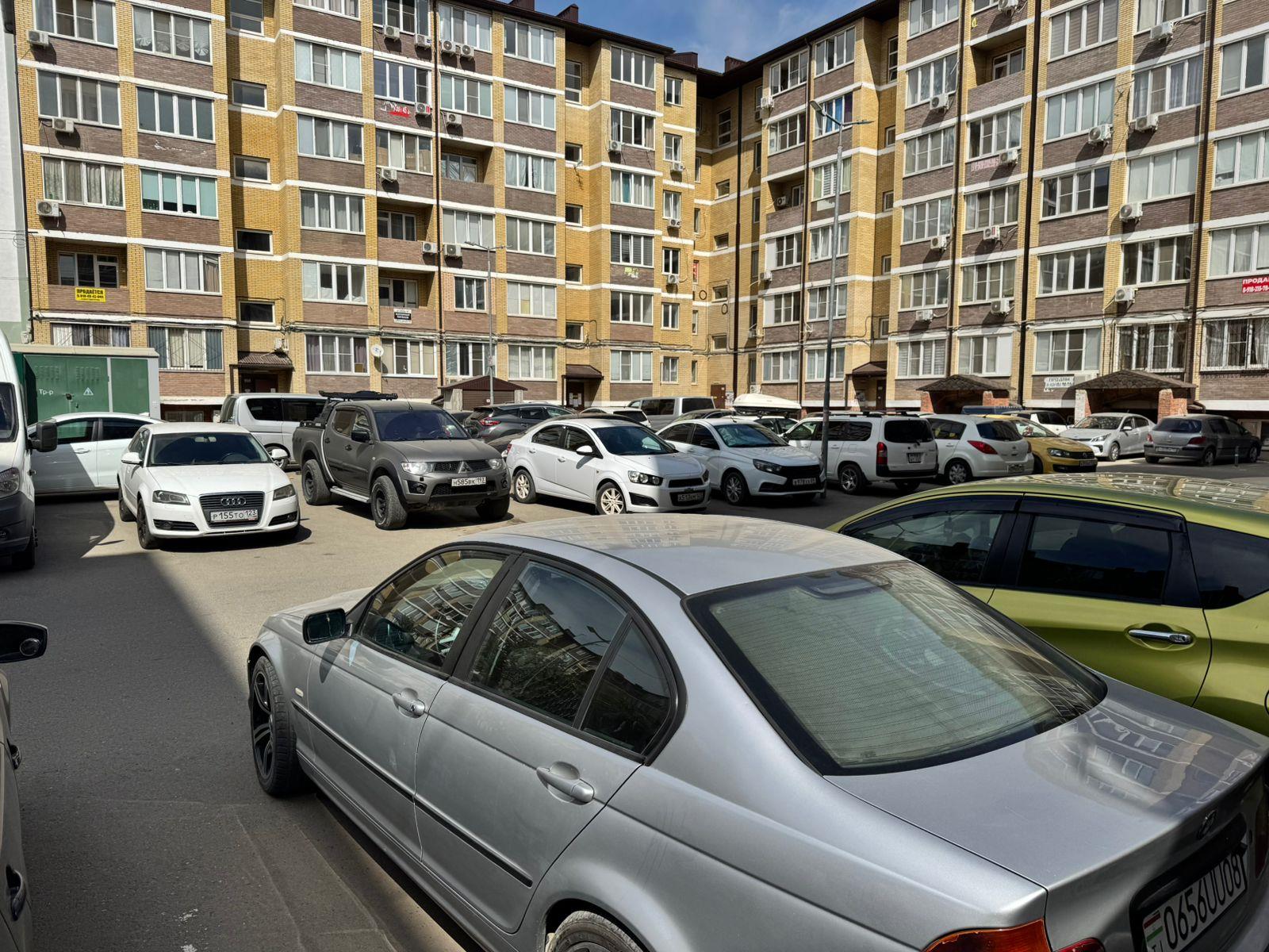 Фото №1: 1-комнатная квартира 44 м² - Краснодар, Музыкальный, Прикубанский внутригородской округ, мкр. Завод Радиоизмерительных Приборов, ул. имени Сергея Есенина, 98