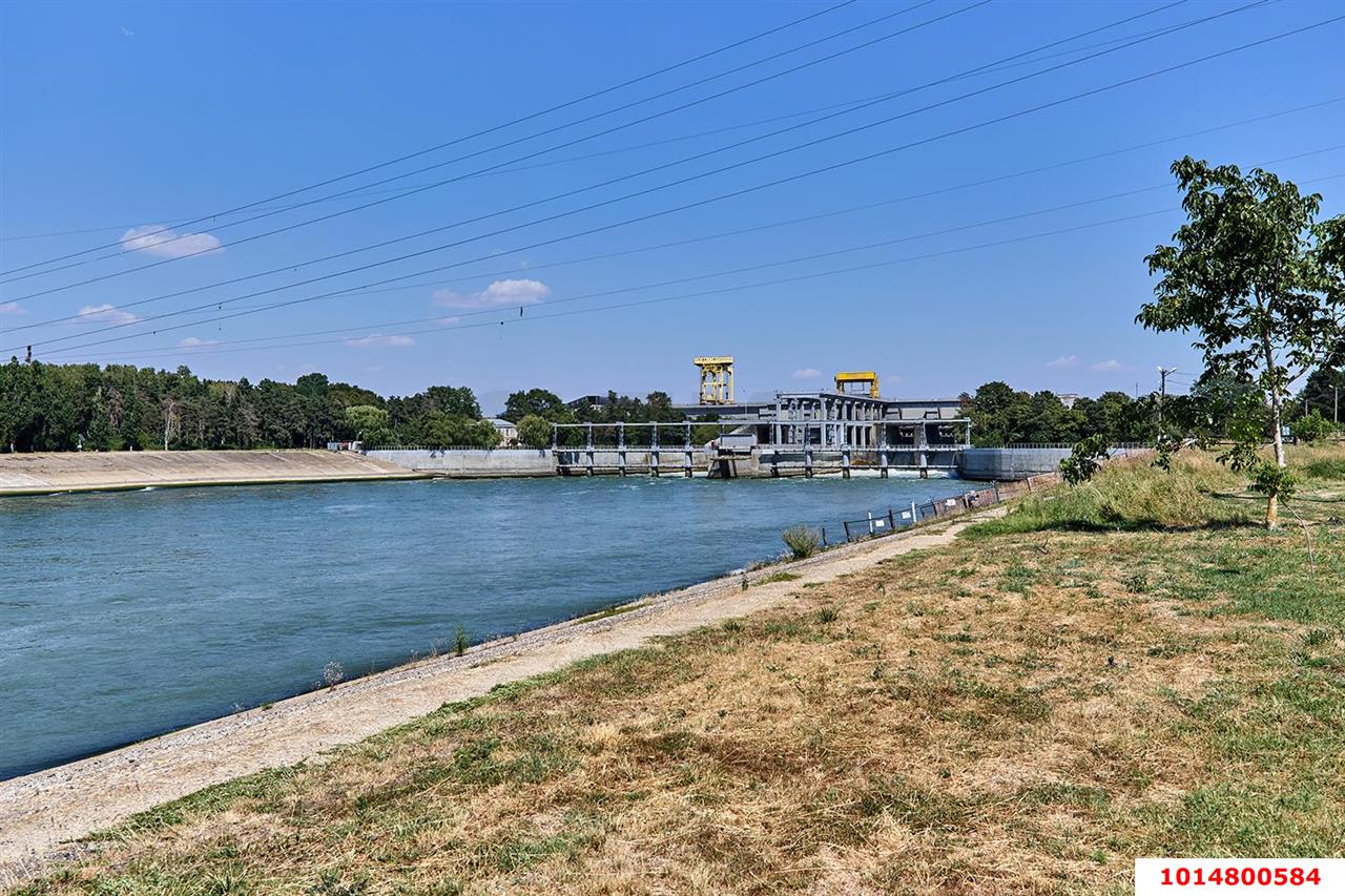 Фото №1: Дом 326 м² + 9.12 сот. - Тлюстенхабль, ул. Кирова, 2А