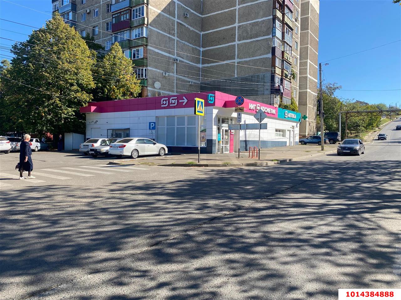 Фото №1: Торговое помещение 351 м² - Майкоп, ул. 2-я Короткая, 12