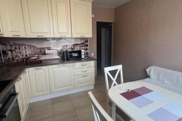Фото №3: 1-комнатная квартира 49 м² - Краснодар, мкр. имени Маршала Жукова, ул. Александра Покрышкина, 2/3