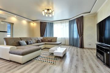 Фото №1: 2-комнатная квартира 97 м² - Краснодар, мкр. Завод Радиоизмерительных Приборов, ул. имени И.И. Дунаевского, 26