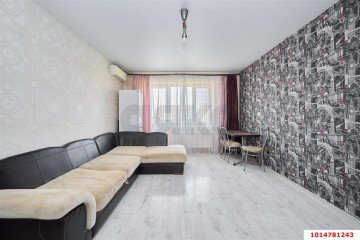 Фото №1: 2-комнатная квартира 65 м² - Краснодар, мкр. имени Петра Метальникова, ул. Защитников Отечества, 5