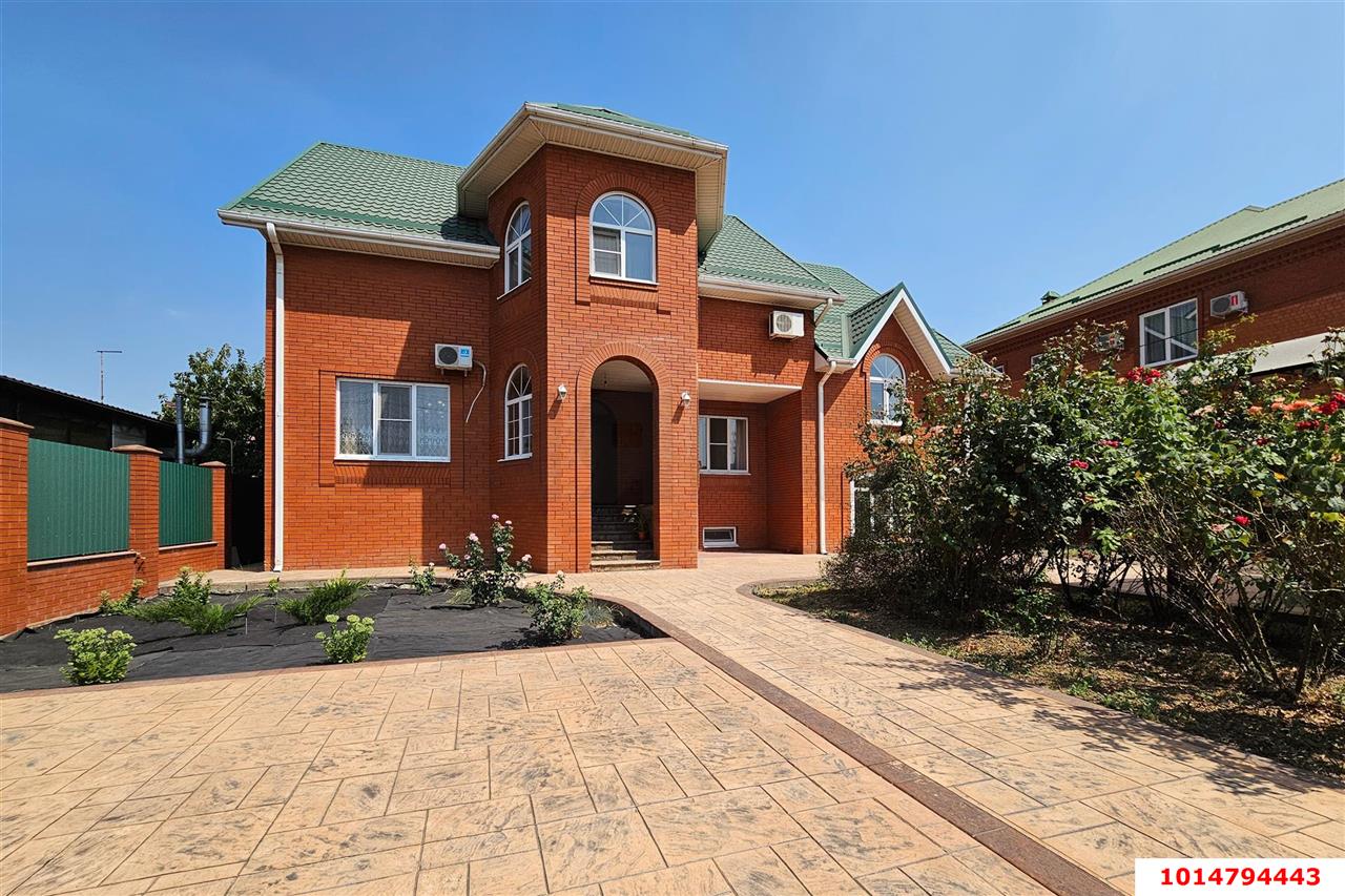 Фото №2: Дом 375 м² + 11.5 сот. - Новотитаровская, ул. Набережная, 35