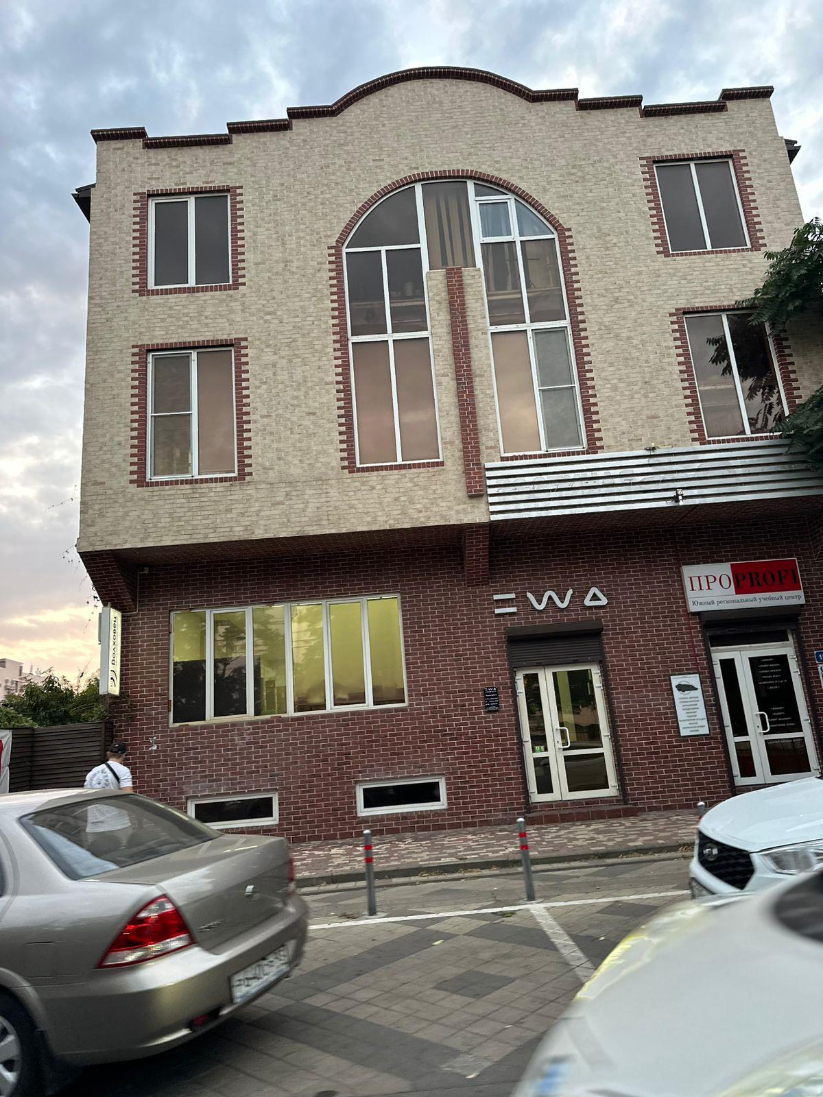 Фото №1: Коммерция 5 м² - Краснодар, Центральный внутригородской округ, мкр. Центральный, ул. Новокузнечная, 34/1