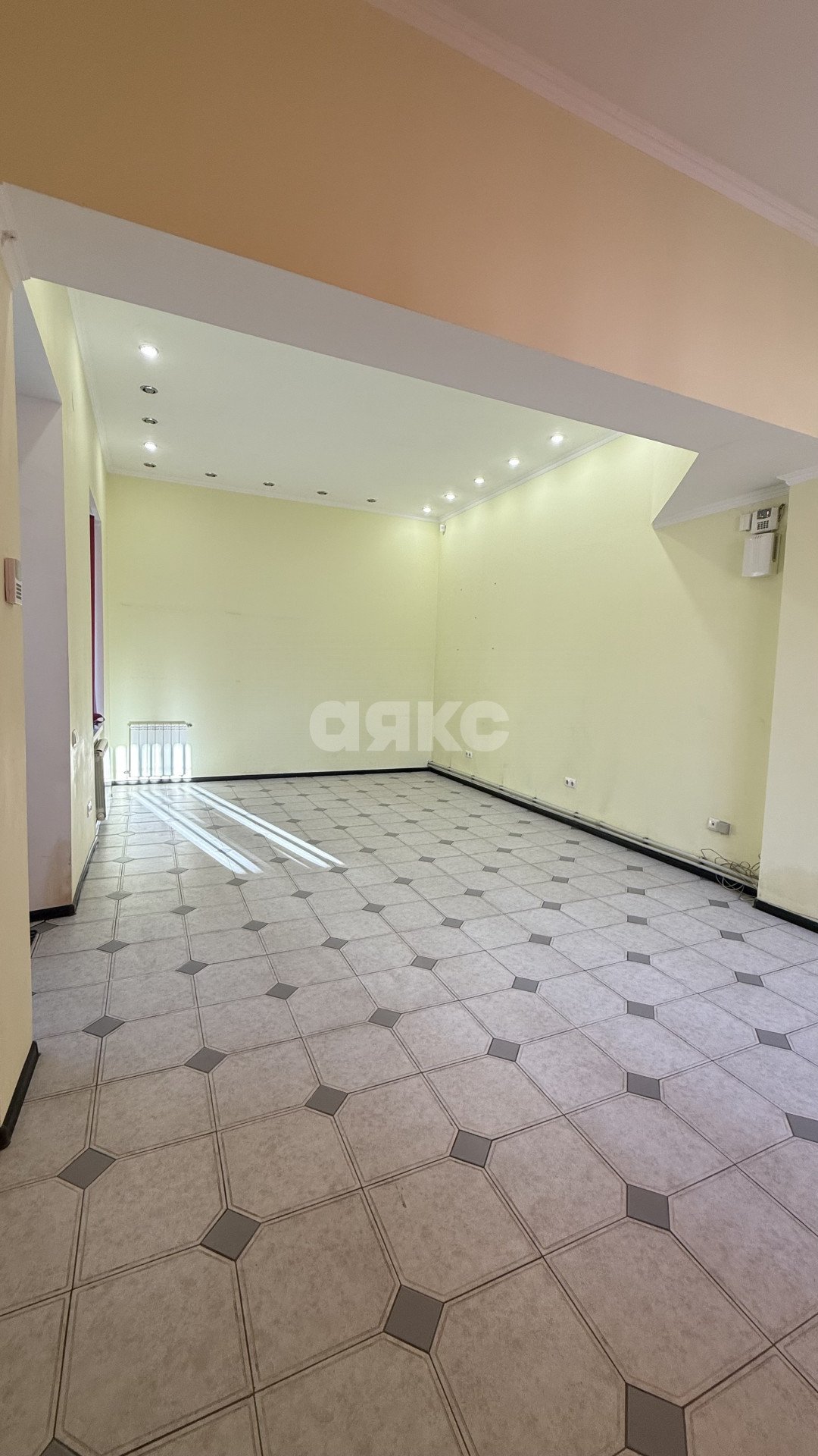 Фото №8: Коммерция 88 м² - Симферополь, Киевский, ул. Ленина, 33