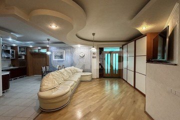 Фото №2: 4-комнатная квартира 164 м² - Ростов-на-Дону, р. Октябрьский, пер. Соборный, 94А