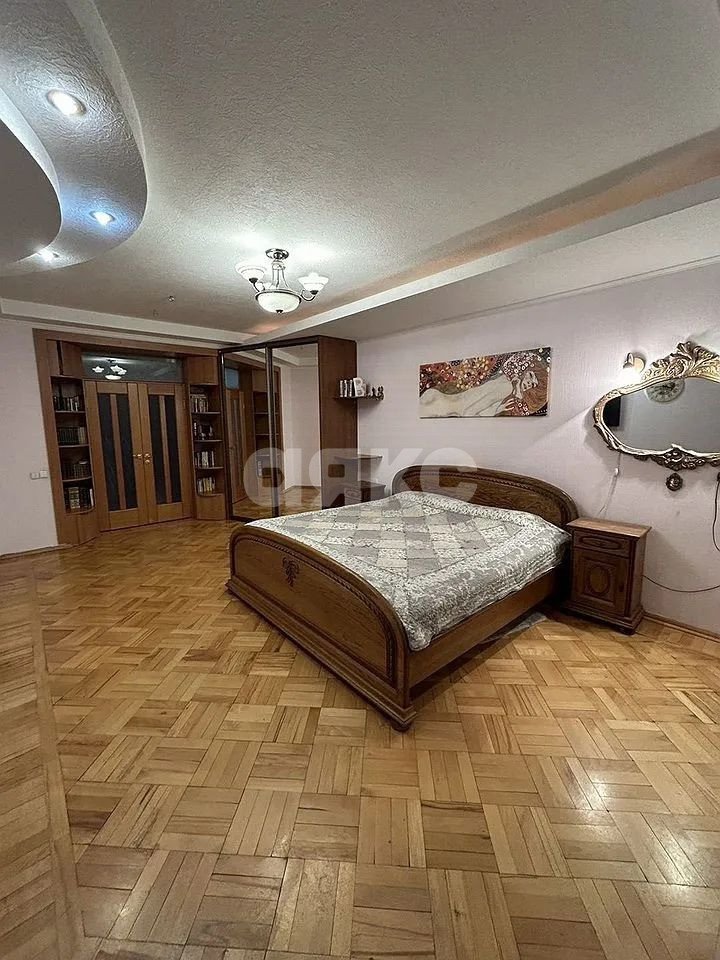 Фото №3: 4-комнатная квартира 164 м² - Ростов-на-Дону, Октябрьский, пер. Соборный, 94А