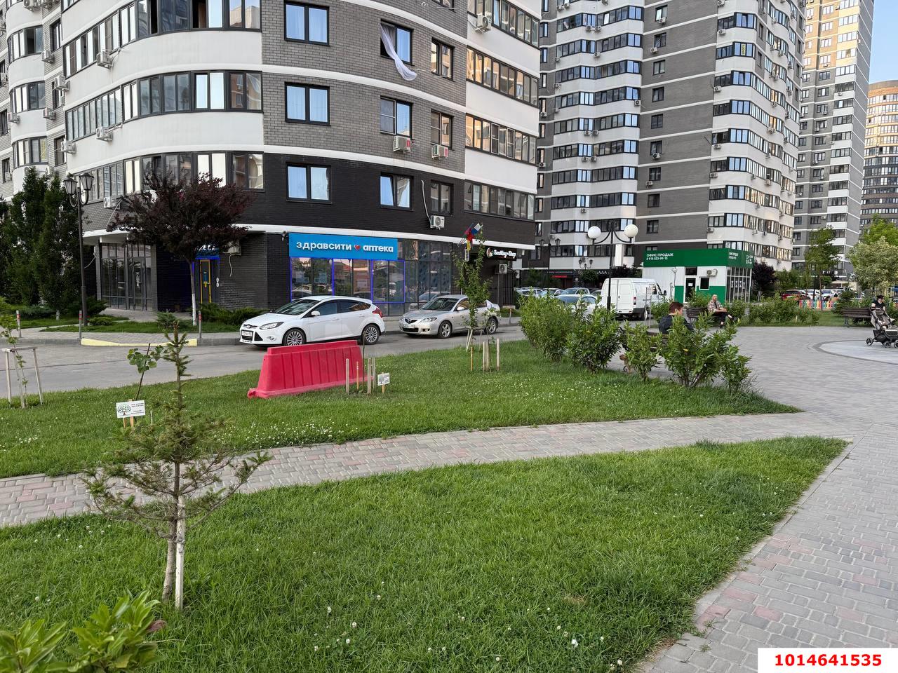 Фото №6: Торговое помещение 47 м² - Краснодар, жилой комплекс Дружный-2, б-р Адмиралтейский, 3