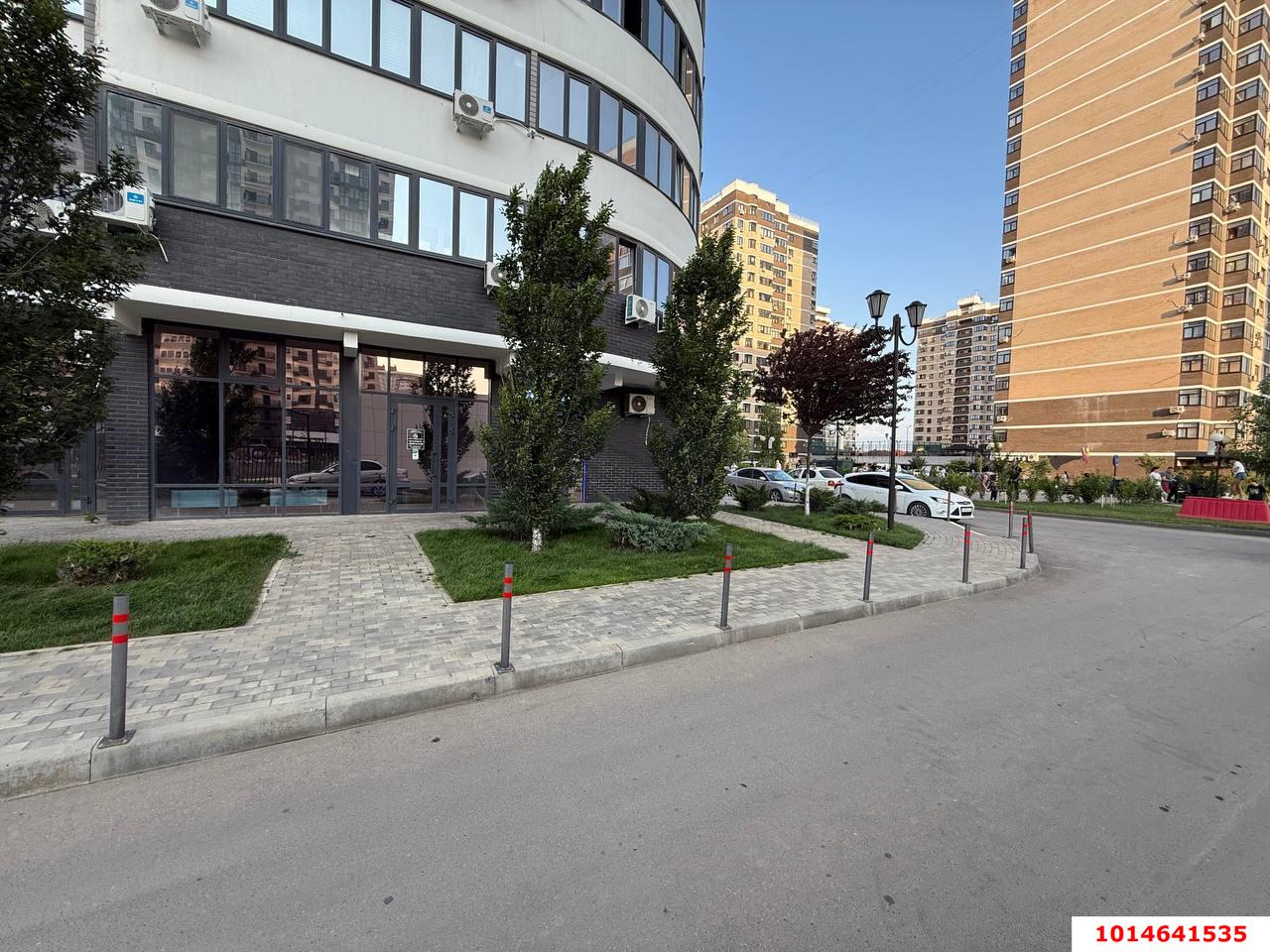 Фото №9: Торговое помещение 47 м² - Краснодар, жилой комплекс Дружный-2, б-р Адмиралтейский, 3
