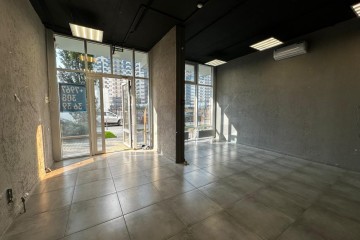 Фото №5: Торговое помещение 47 м² - Краснодар, мкр. жилой комплекс Дружный, б-р Адмиралтейский, 3