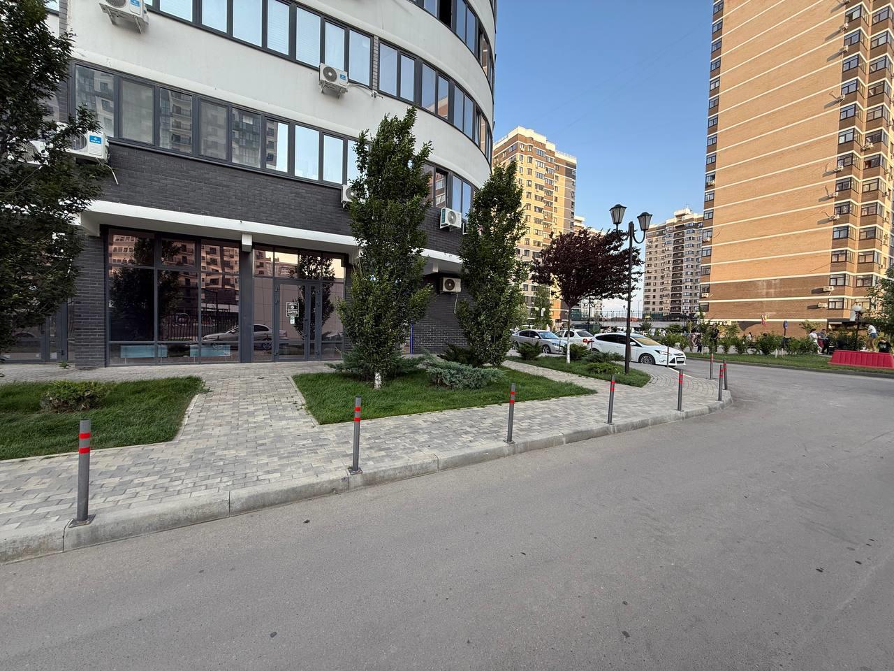 Фото №12: Коммерция 46 м² - Краснодар, жилой комплекс Дружный-2, Прикубанский внутригородской округ, Россинского, мкр. жилой комплекс Дружный, б-р Адмиралтейский, 3