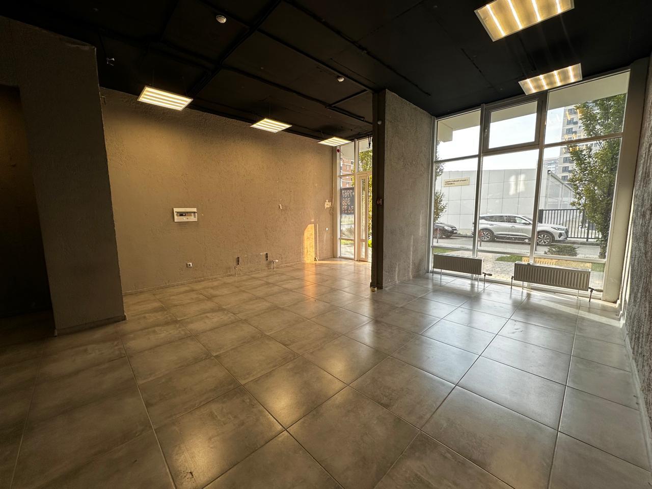 Фото №6: Коммерция 46 м² - Краснодар, жилой комплекс Дружный-2, Прикубанский внутригородской округ, Россинского, мкр. жилой комплекс Дружный, б-р Адмиралтейский, 3