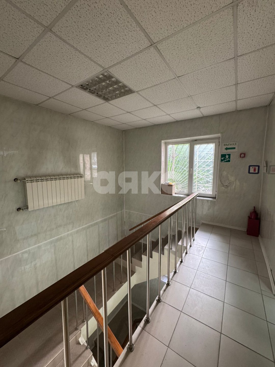 Фото №9: Коммерция 332 м² - Майкоп, Центр, ул. Пролетарская, 229