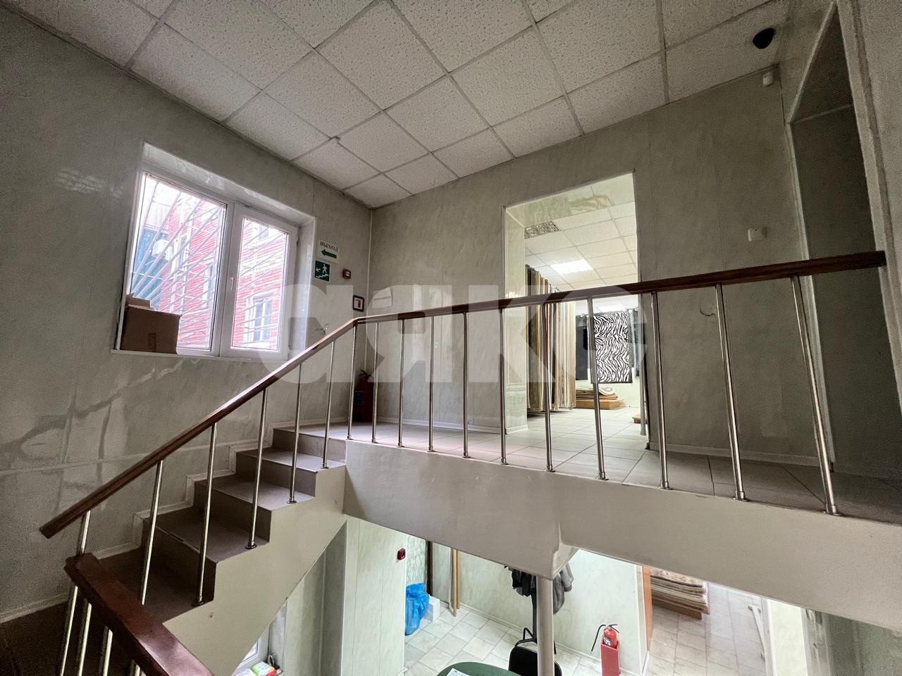 Фото №10: Коммерция 332 м² - Майкоп, Центр, ул. Пролетарская, 229