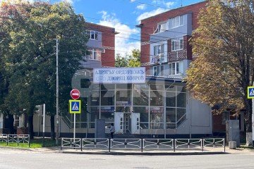Фото №1: Коммерция 332 м² - Майкоп, мкр. Центр, ул. Пролетарская, 229