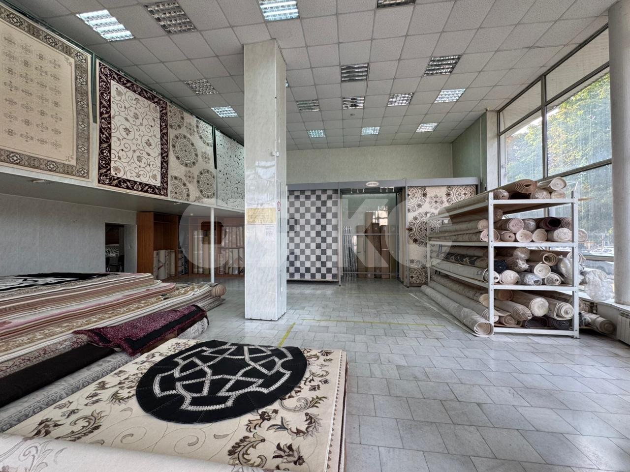 Фото №4: Коммерция 332 м² - Майкоп, Центр, ул. Пролетарская, 229